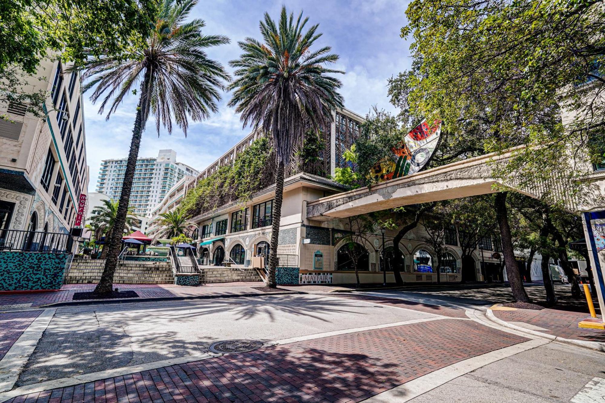 Cozy 1 Bedroom Unit Located In A In The Heart Of Coconut Grove Free Parking Hébergement de vacances Miami